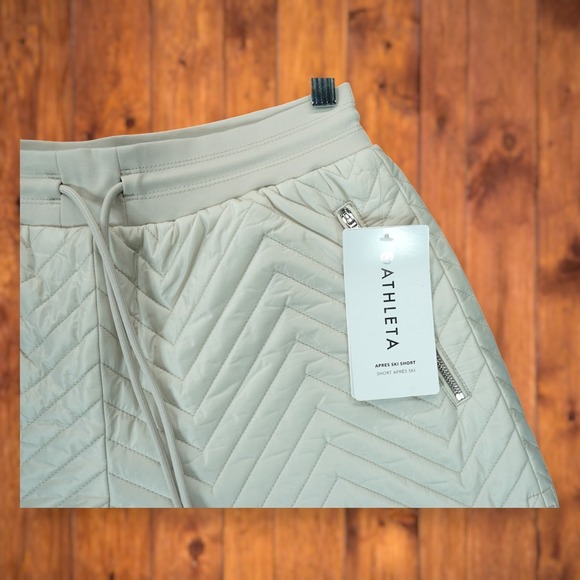 NWT Athleta Apres Ski Short Cream Beige Color Quilted Puffer Size 6 MSRP‎ $89 - Picture 6 of 9